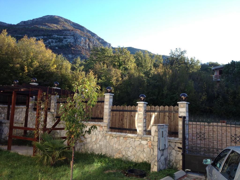 Villa Coast Of Montenegro บาร์ ภายนอก รูปภาพ